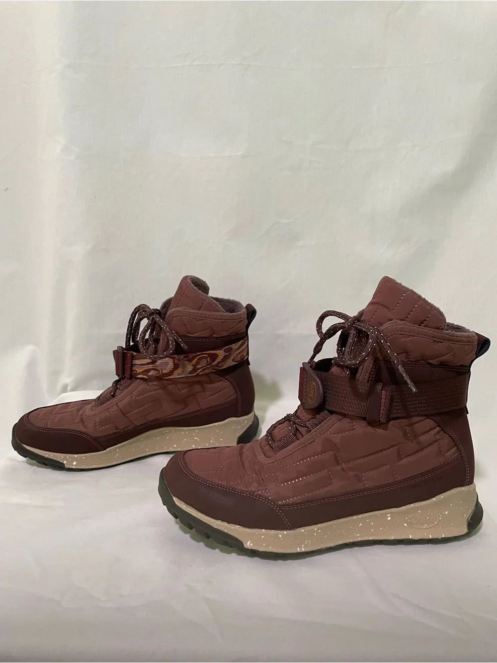 Chaco Borealis Women’s Burgundy Waterproof Winter Boots Size 7, EUR 38